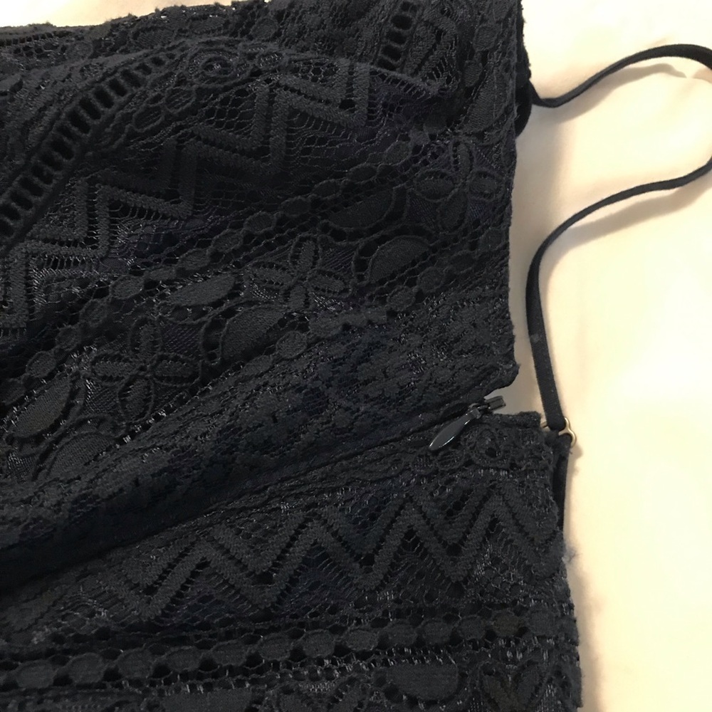 NWT Hollister Navy Blue Crochet Knit Sleeveless Dress Women’s size Small 4 6 - Picture 4 of 6